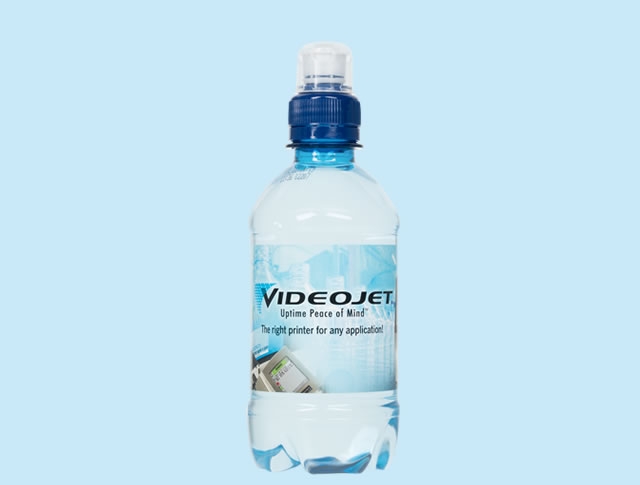 Kleine flesjes bronwater