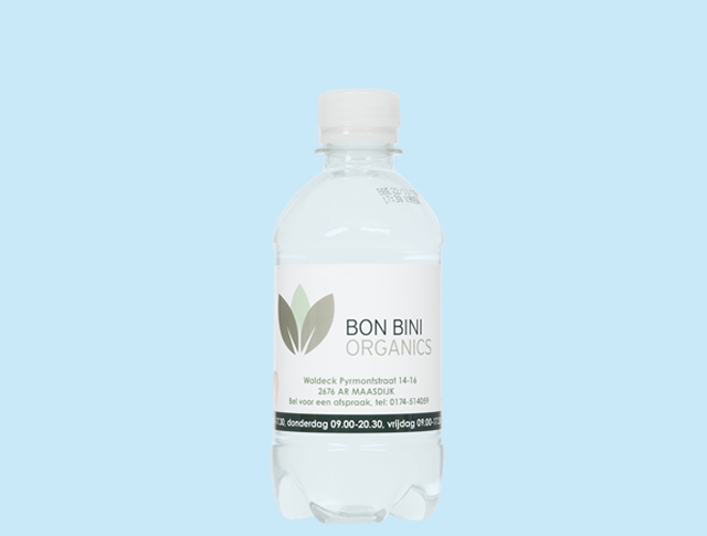 Flesjes bronwater bedrukken met eigen etiket en logo