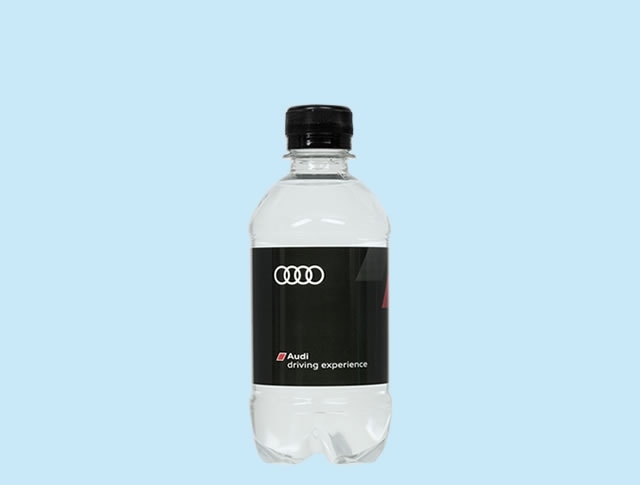 Flesjes water bedrukken met eigen etiket en logo