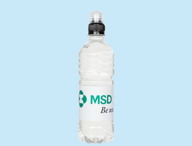 Flesjes water bedrukken met eigen etiket en logo