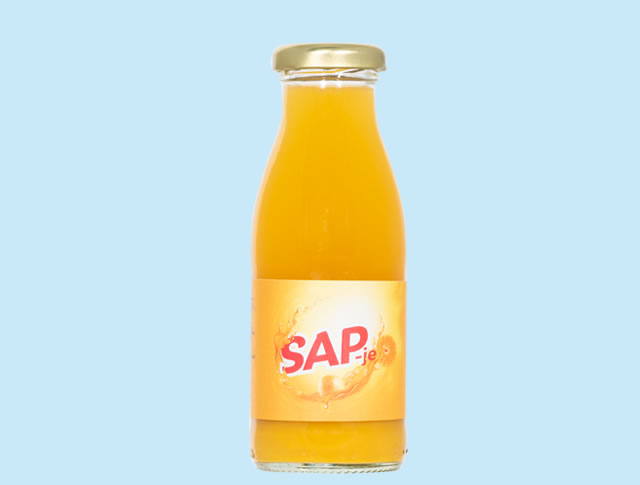 Flesje Sinaasappelsap met eigen etiket 3