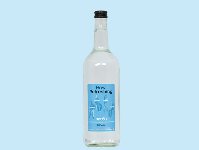 Glazen waterfles met eigen etiket 75 cl. 2